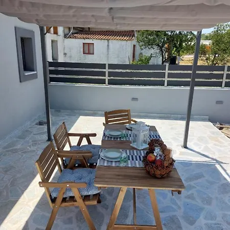 Canopus Villa